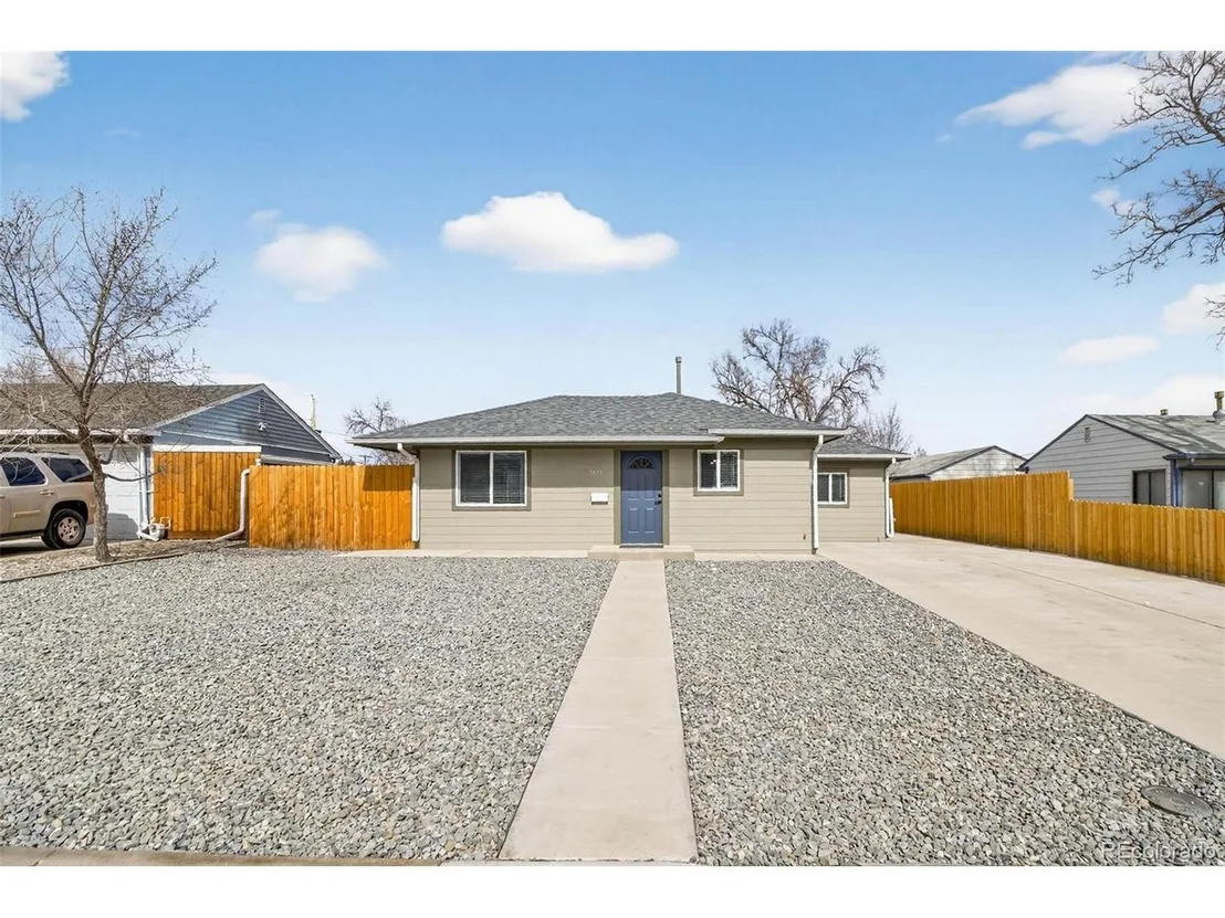 Photo of 2111 W Custer Pl