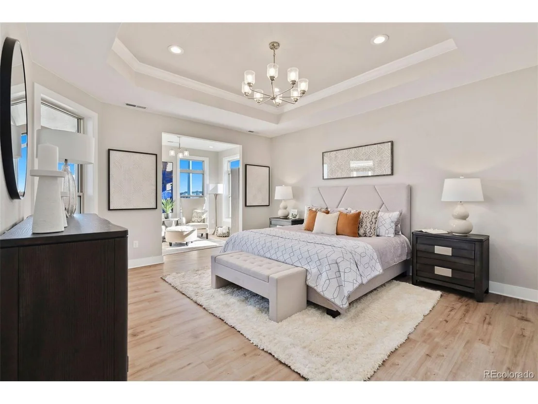 Photo of 335 Josef Cir