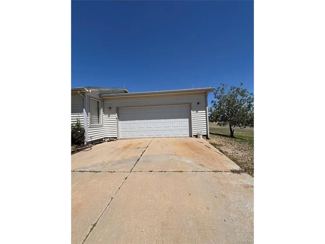 Photo of 2504 Haskell Pl