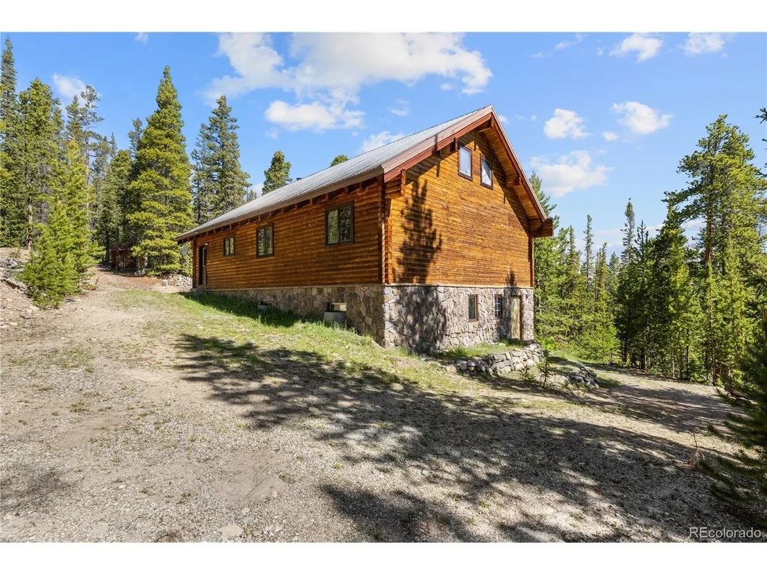 Photo of 424 Dry Gulch Rd