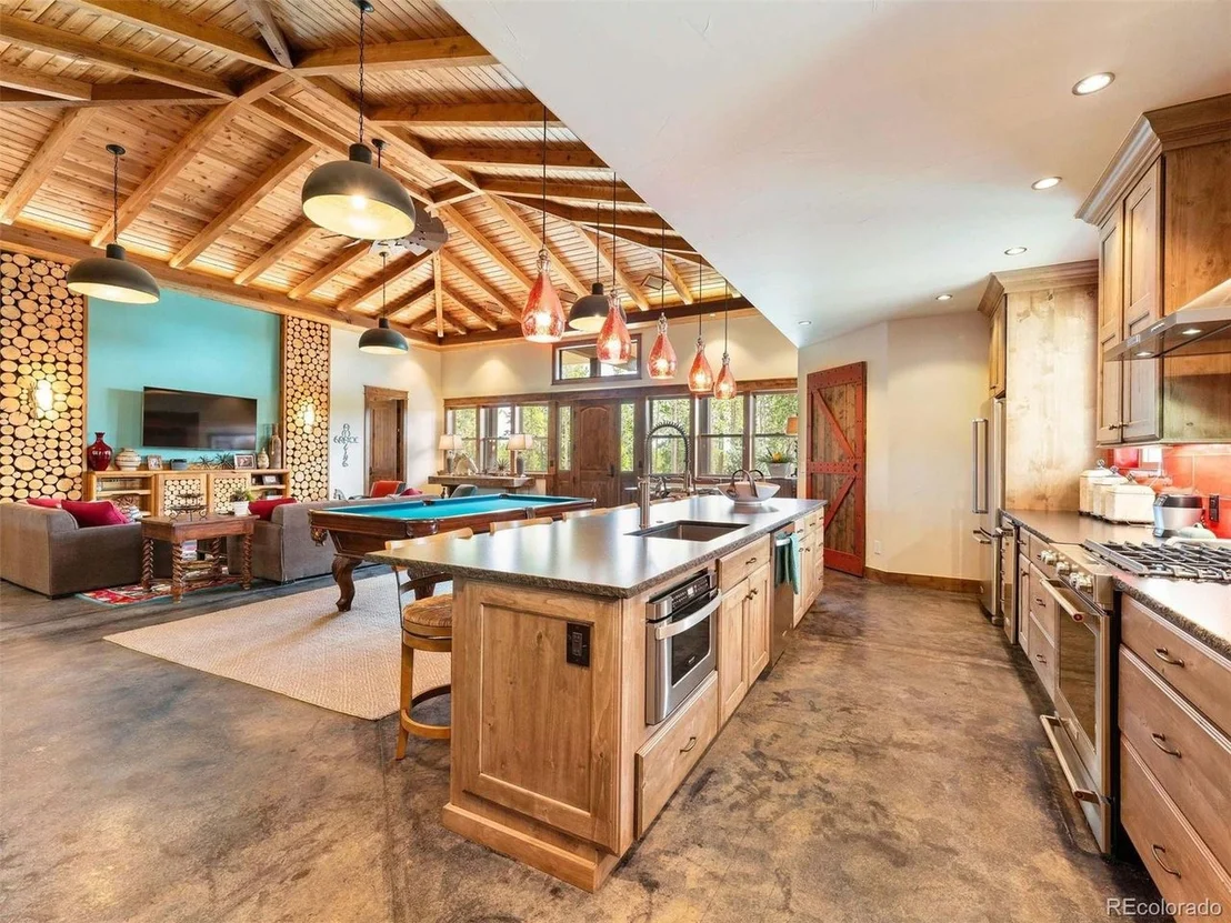 Photo of 9141 Mountain Ranch Rd