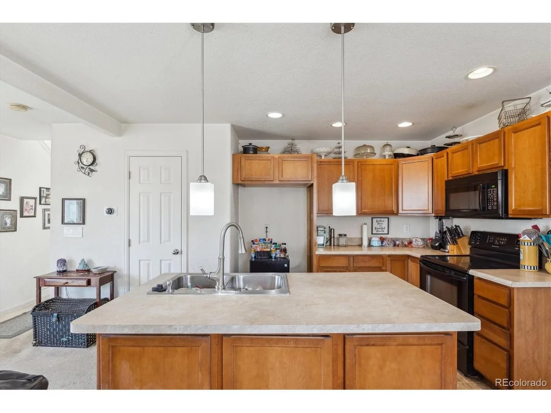 Photo of 8492 Tejon Way