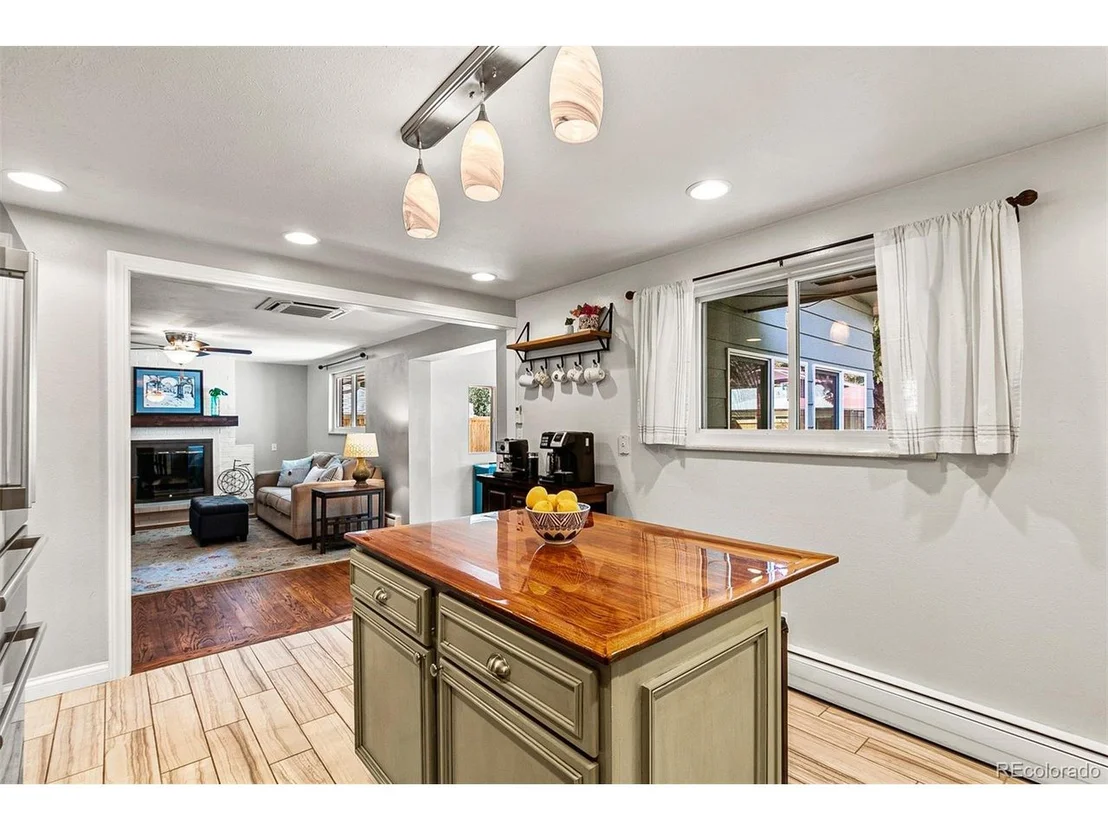 Photo of 1439 Sunset St