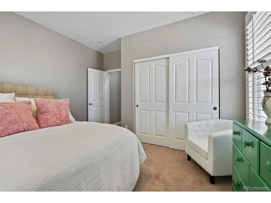 Photo of 10987 Bluegate Way