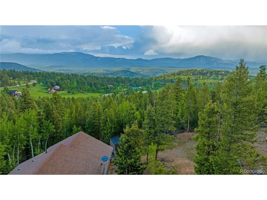 Photo of 1052 S Pine Dr
