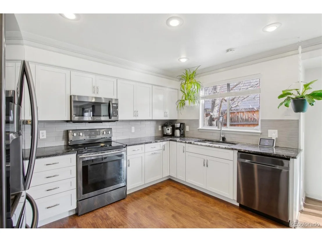 Photo of 10000 Ames St
