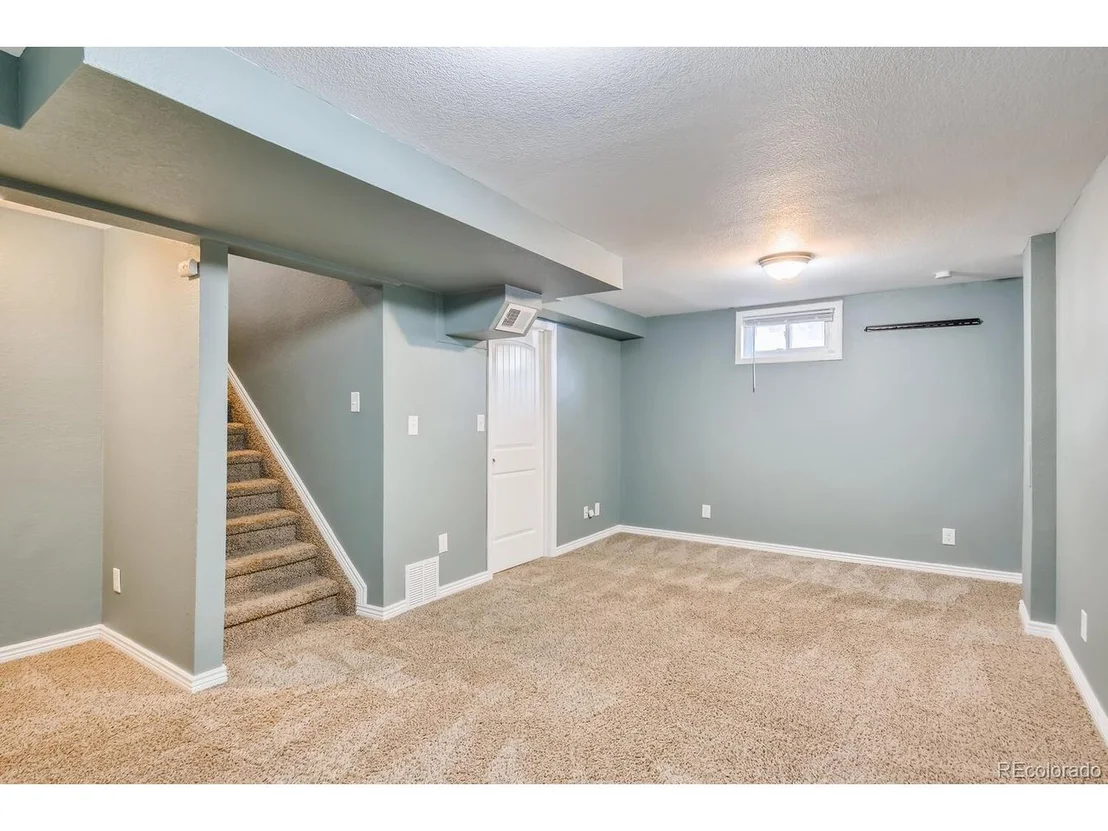 Photo of 11128 Murray Dr