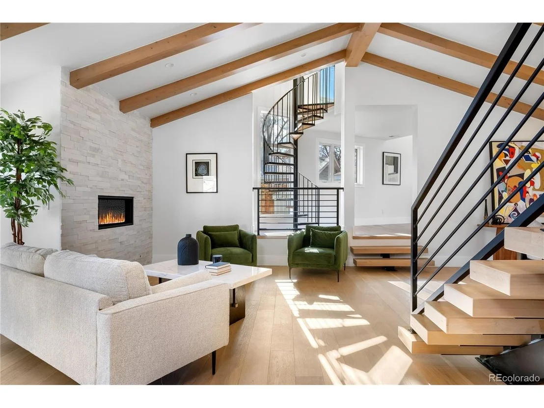 Photo of 245 Fair Pl