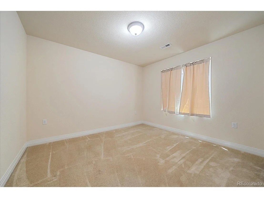 Photo of 1130 Summit View Dr