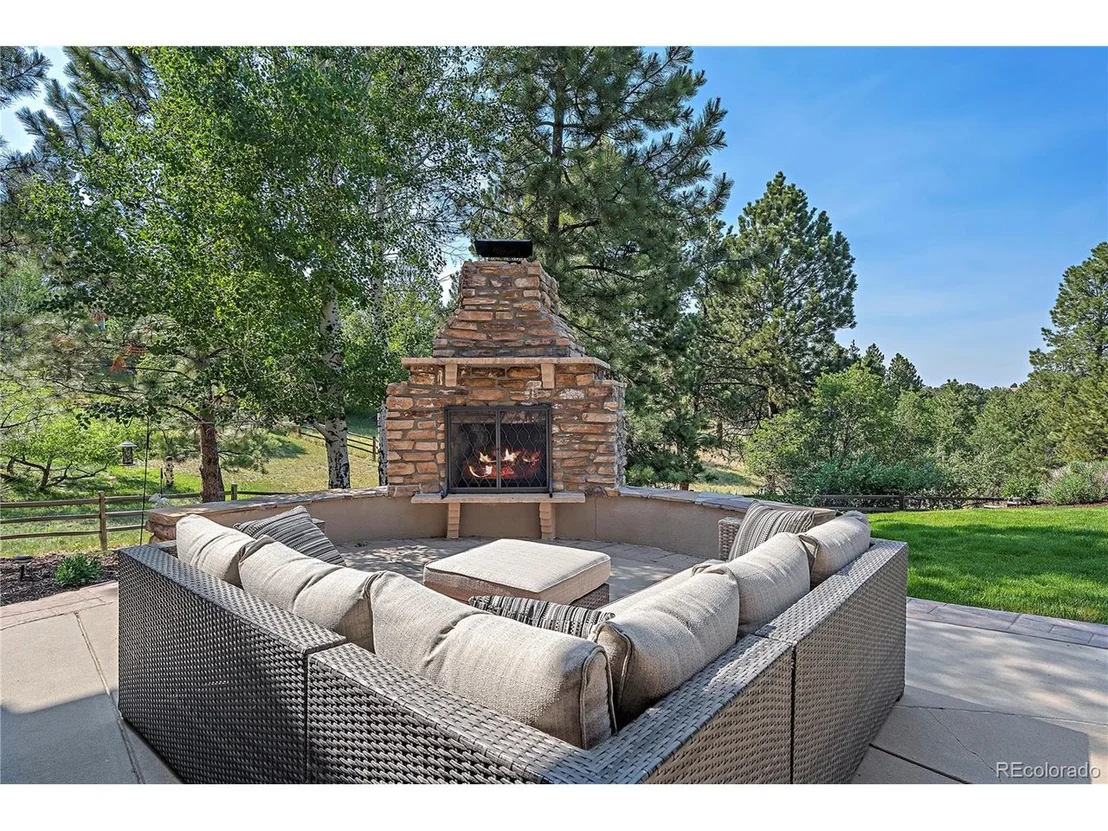 Photo of 8881 Windhaven Dr