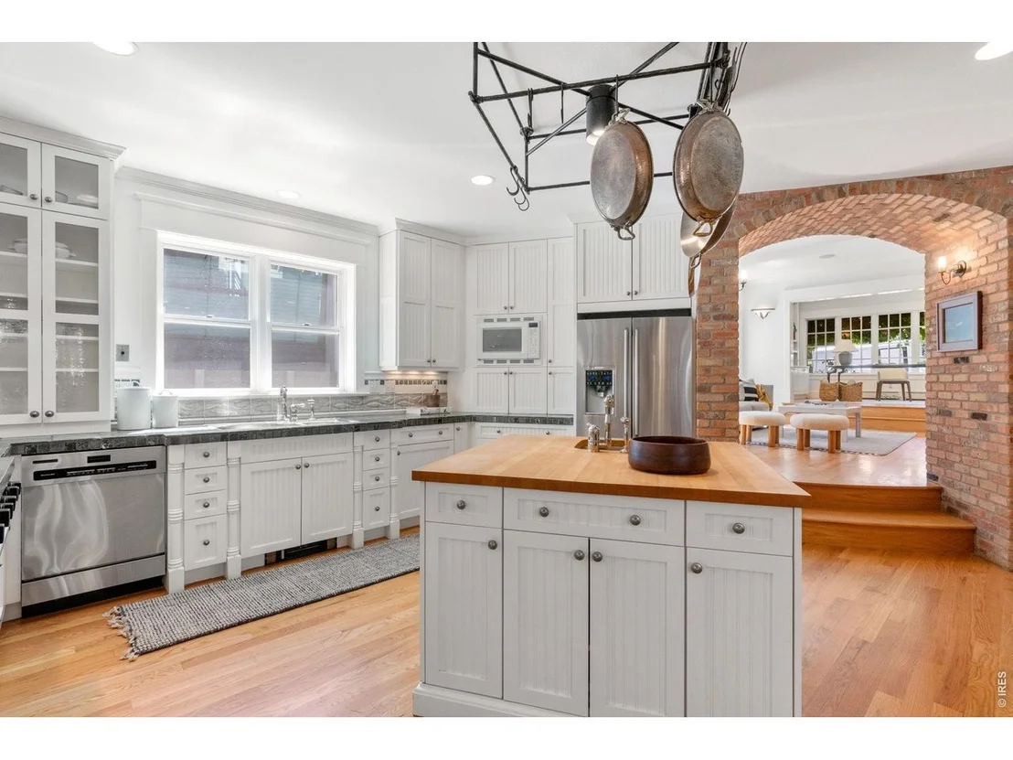 Photo of 435 Arapahoe Ave