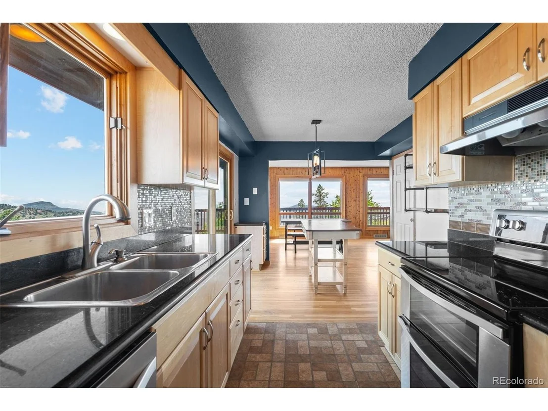 Photo of 848 Aspen Dr