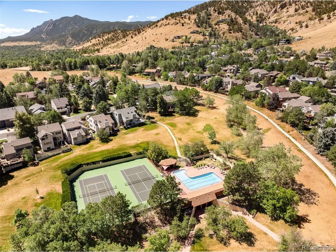 Photo of 485 Quail Cir