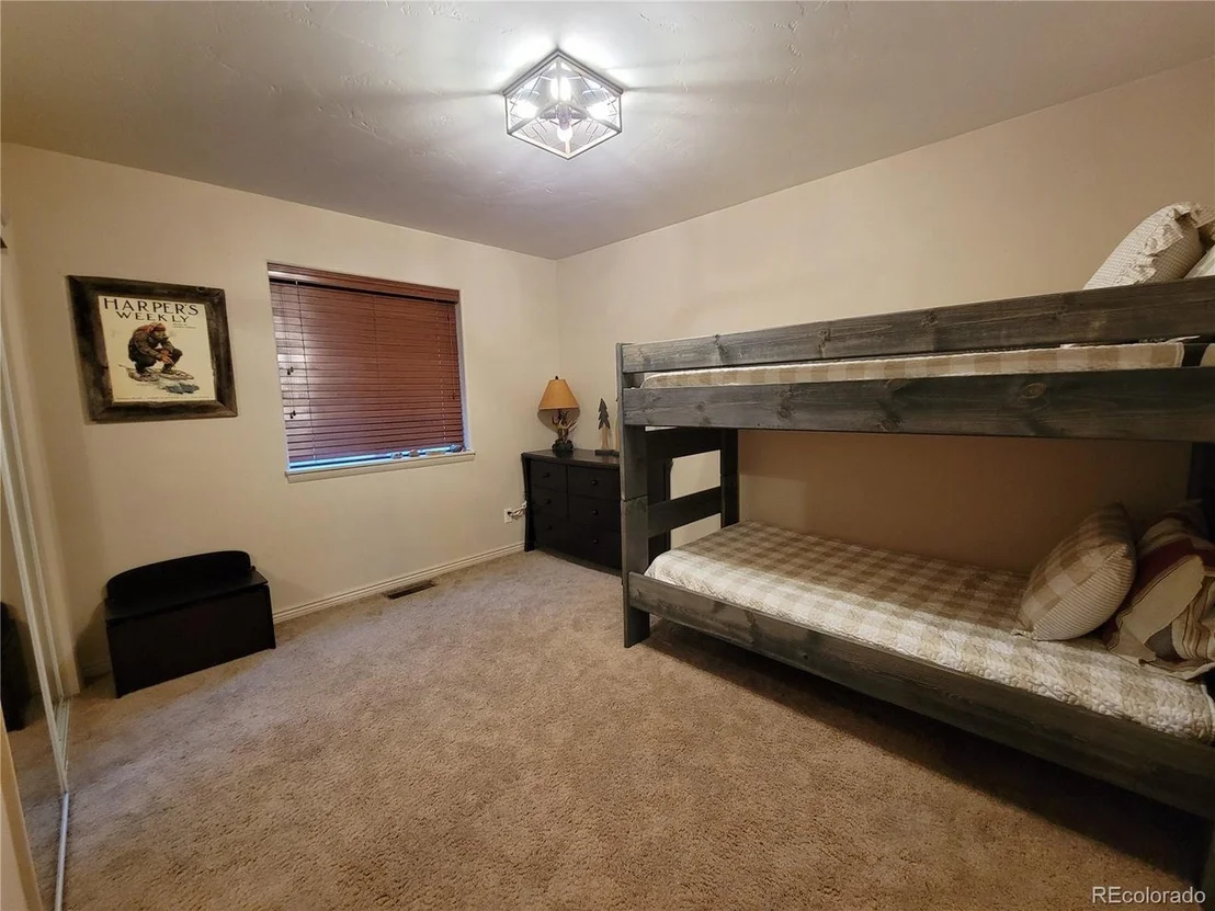 Photo of 370 Hillside Dr