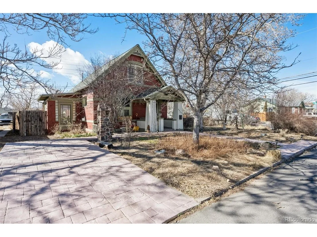 Photo of 4047 Madison St