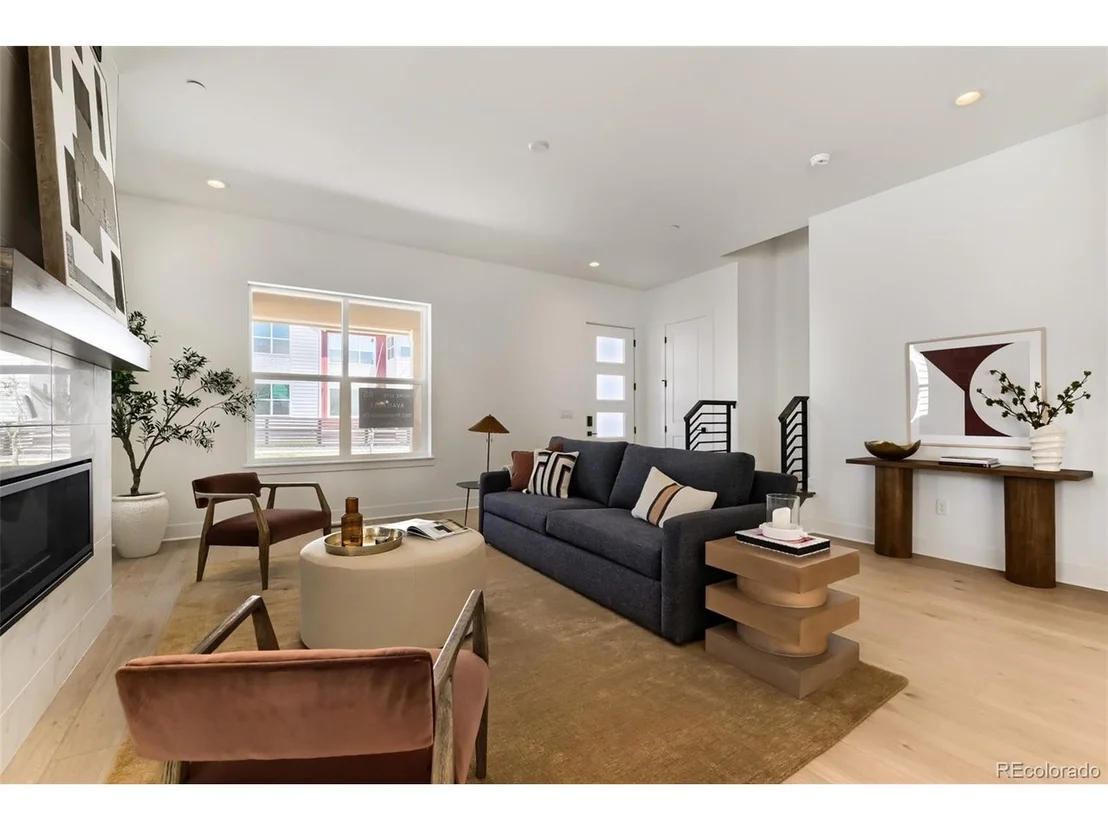 Photo of 980 Promenade Dr