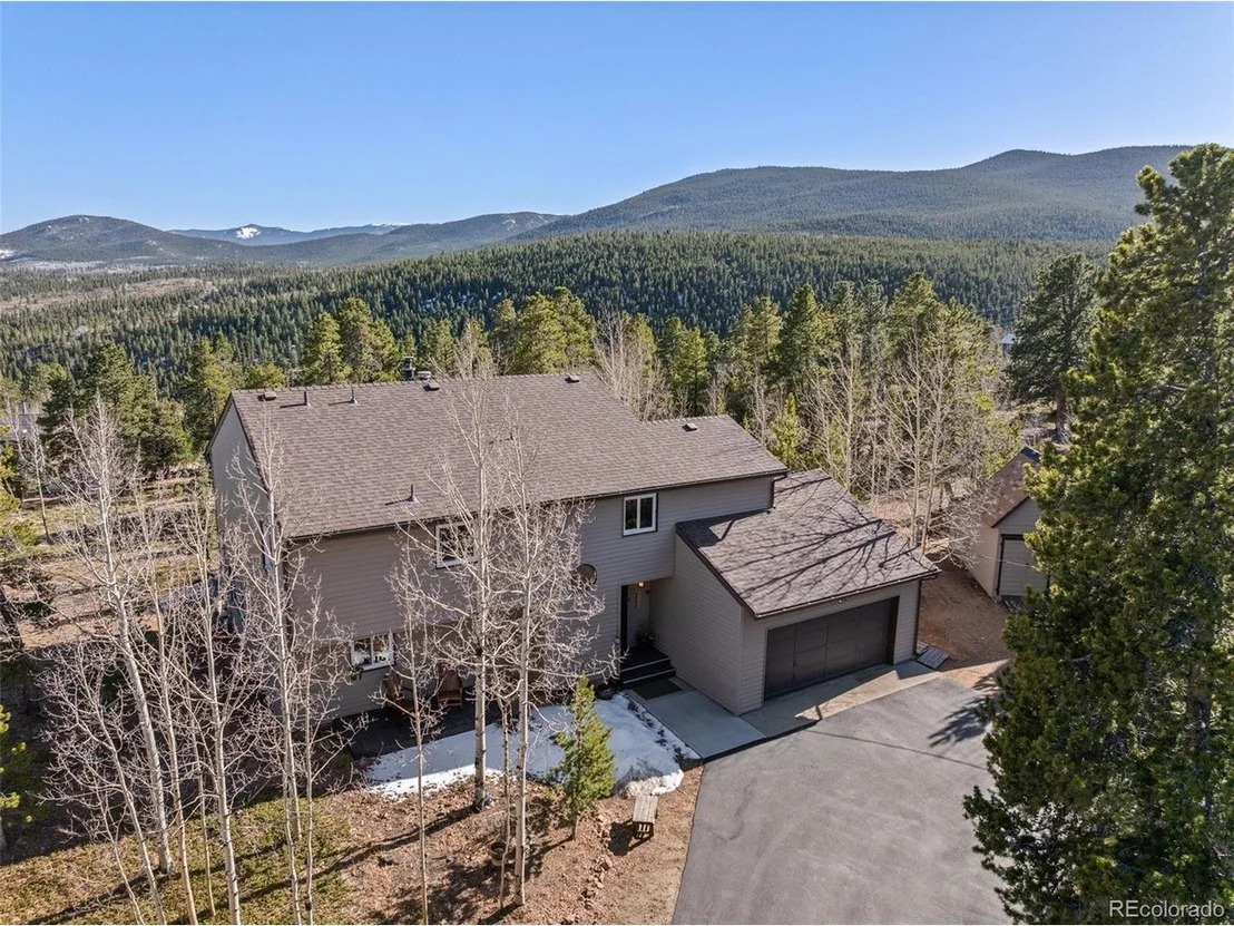 Photo of 381 Highlands Dr