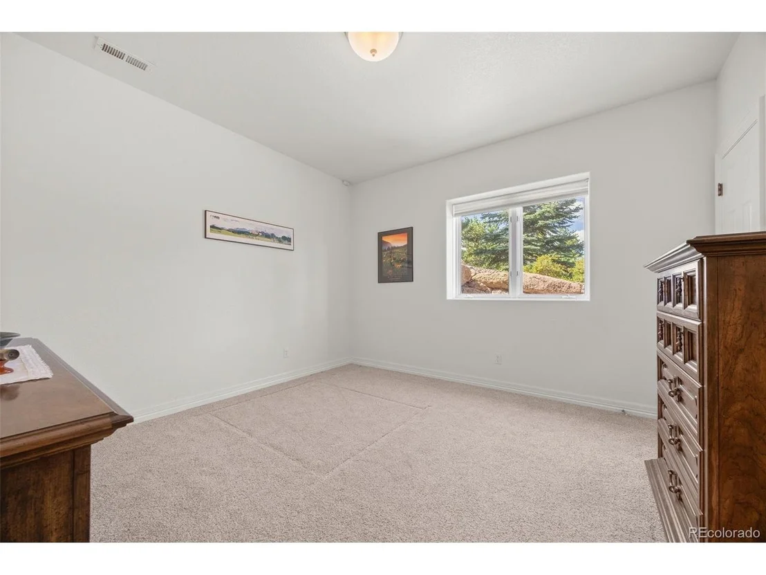 Photo of 17551 Colonial Park Dr