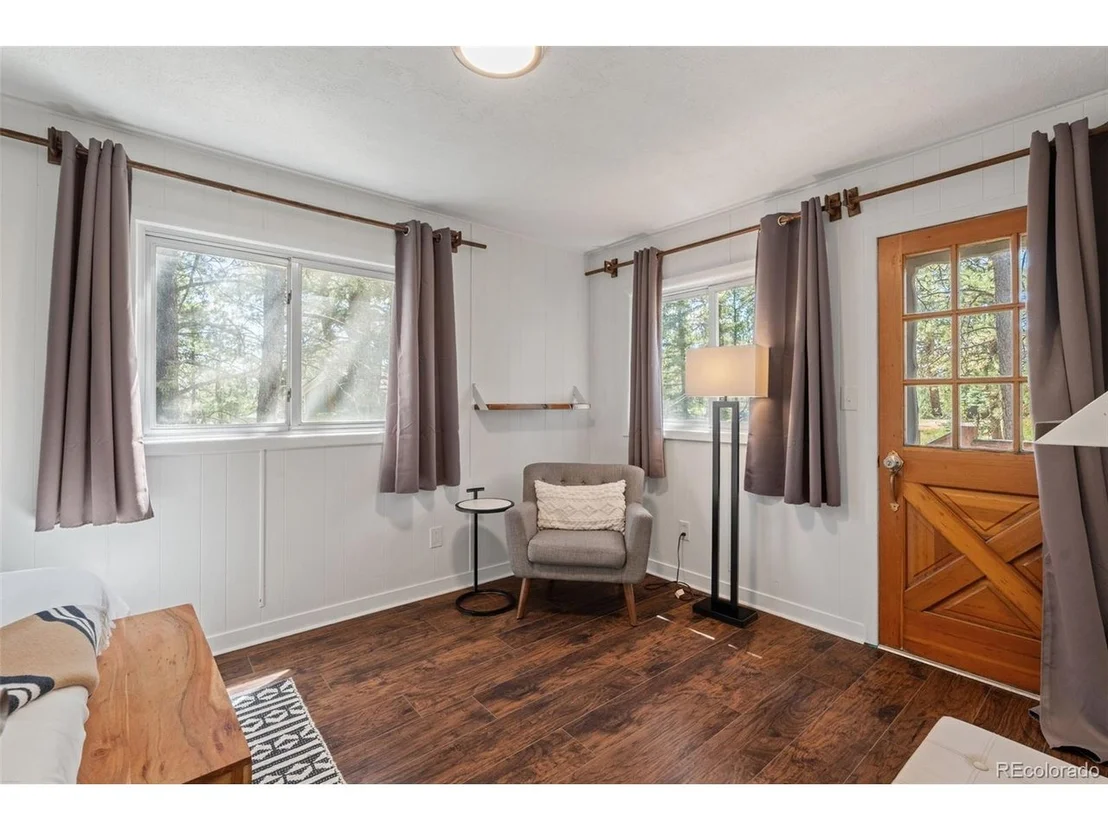 Photo of 1933 Roland Dr
