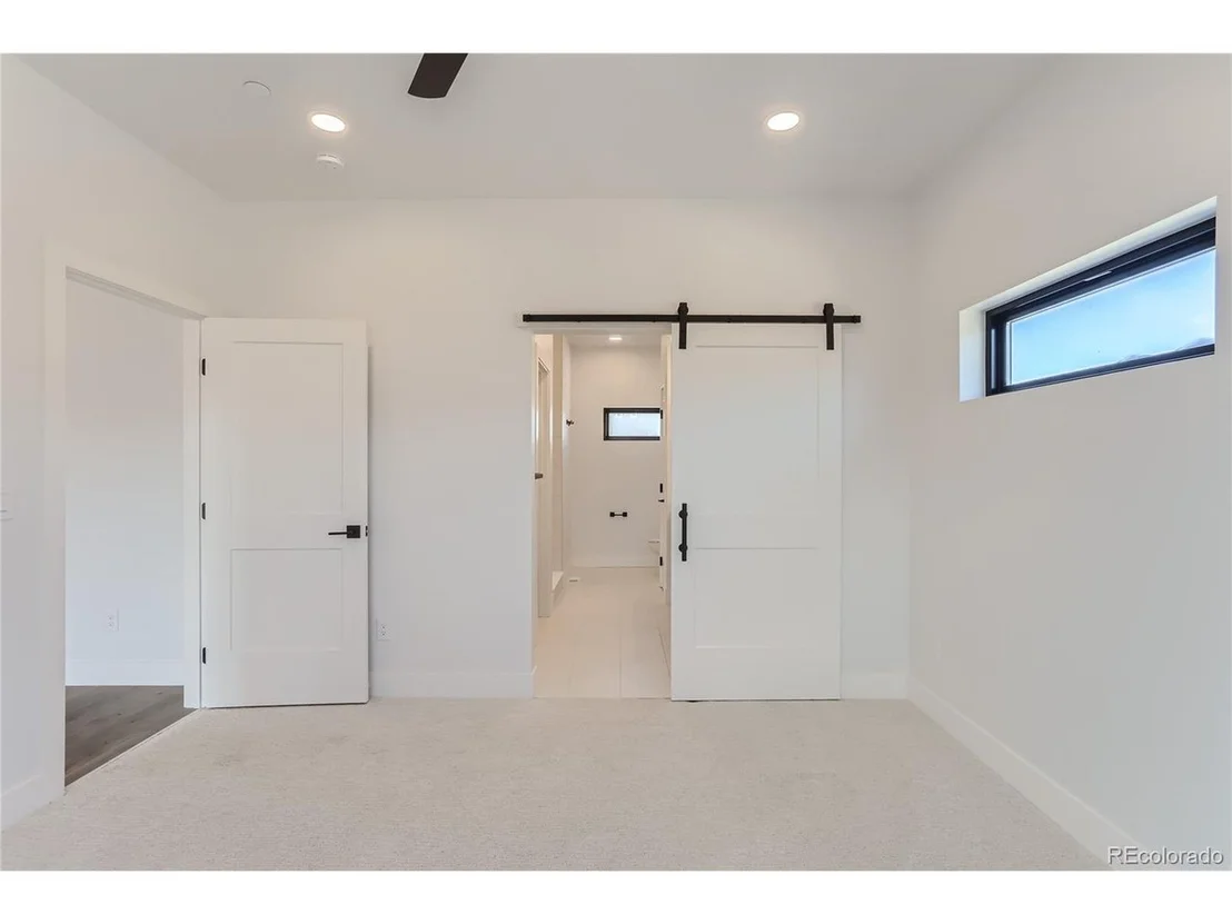 Photo of 1301 James Rd