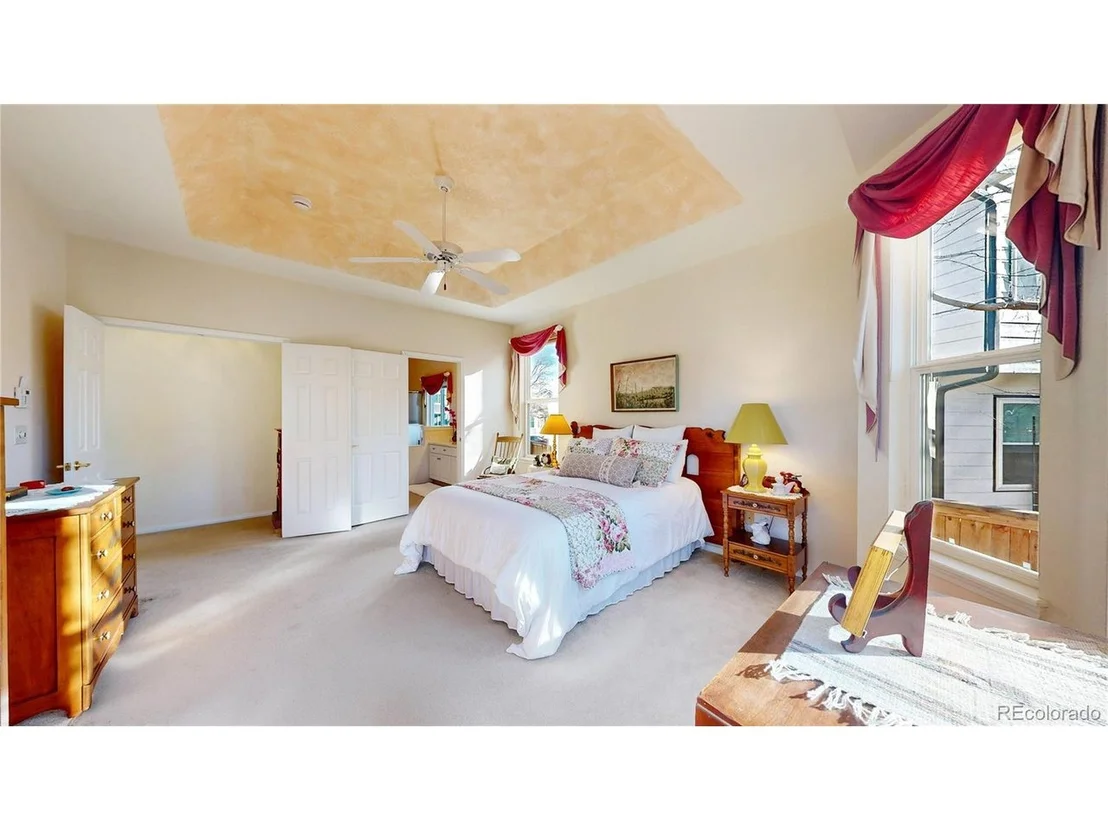 Photo of 1330 Iris Cir
