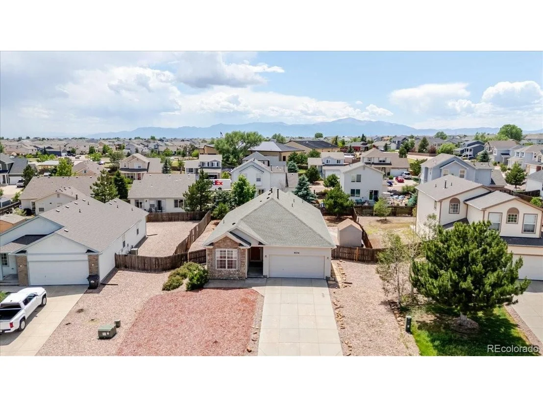 Photo of 9350 Morfontaine Rd