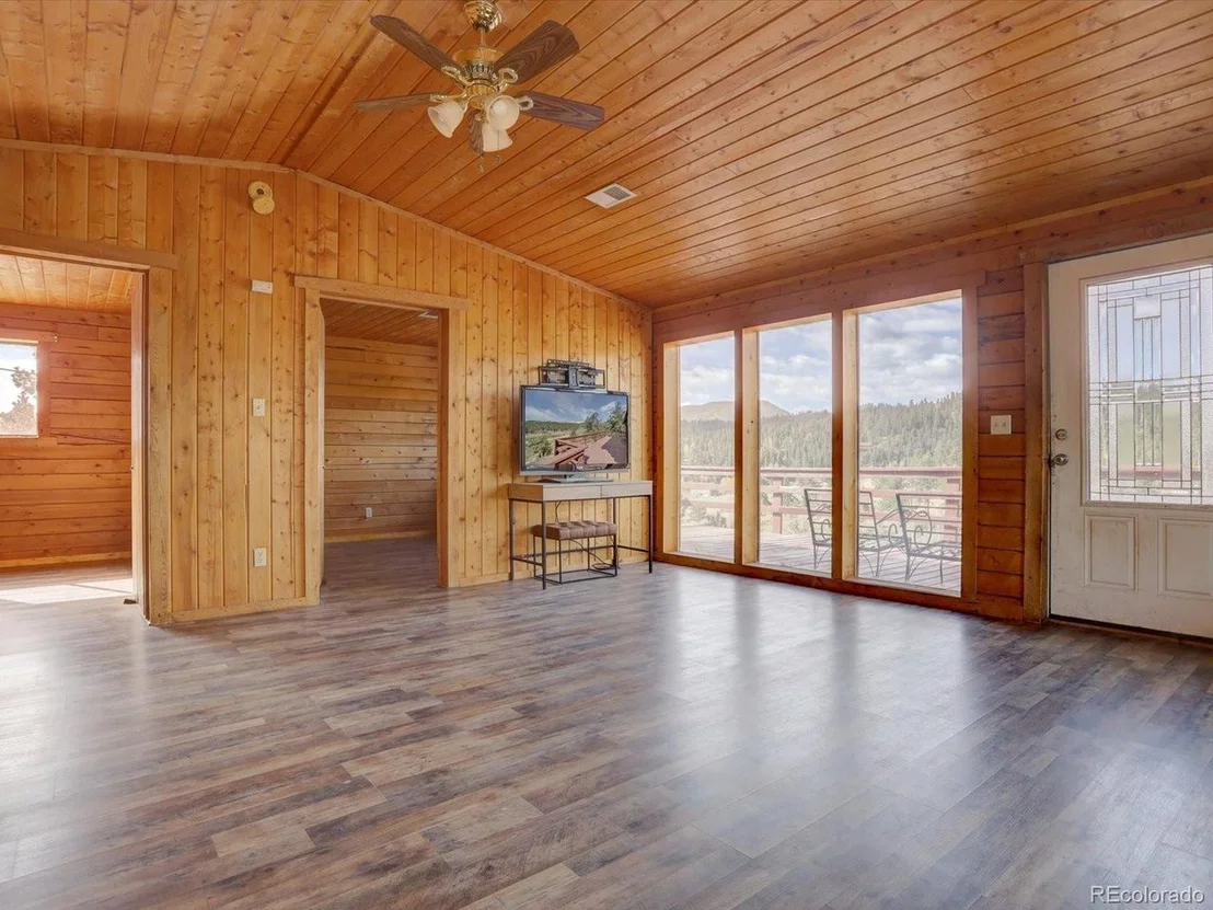 Photo of 353 Elk Creek Dr