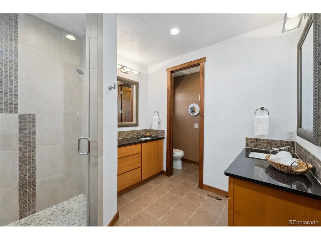 Photo of 5239 Hialeah Dr