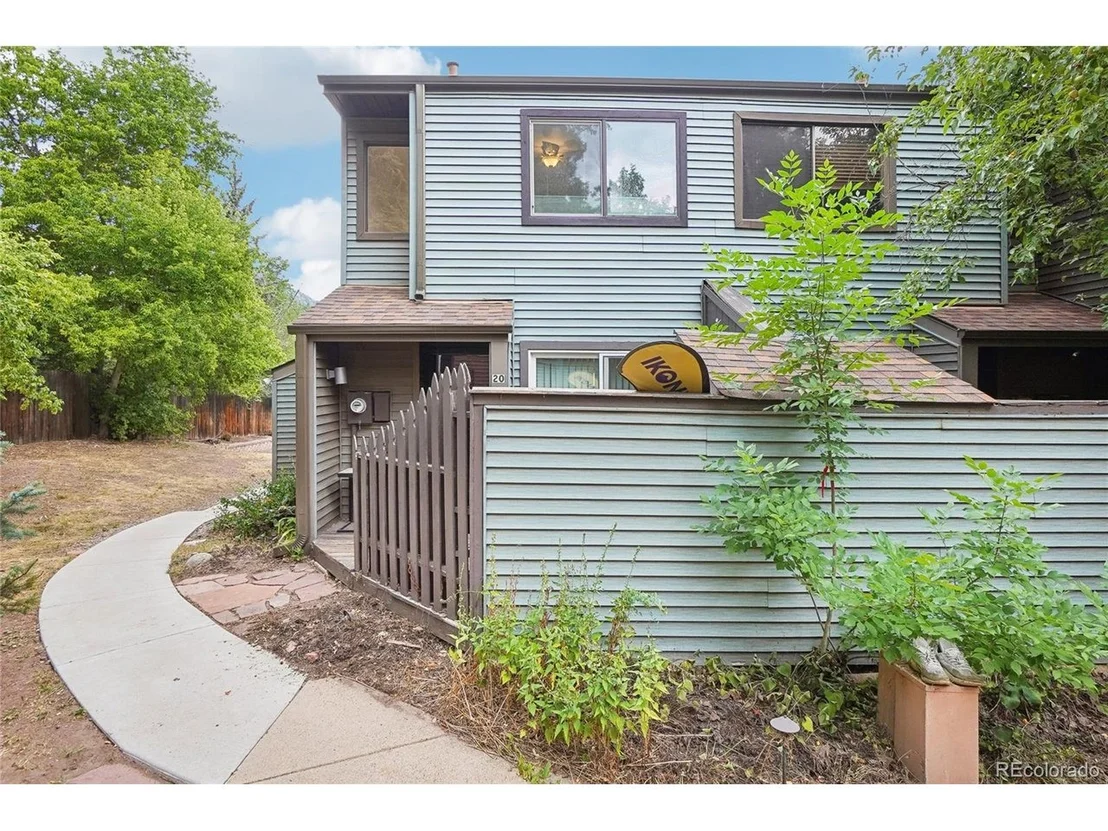 Photo of Unit 20 at 350 Arapahoe Ave