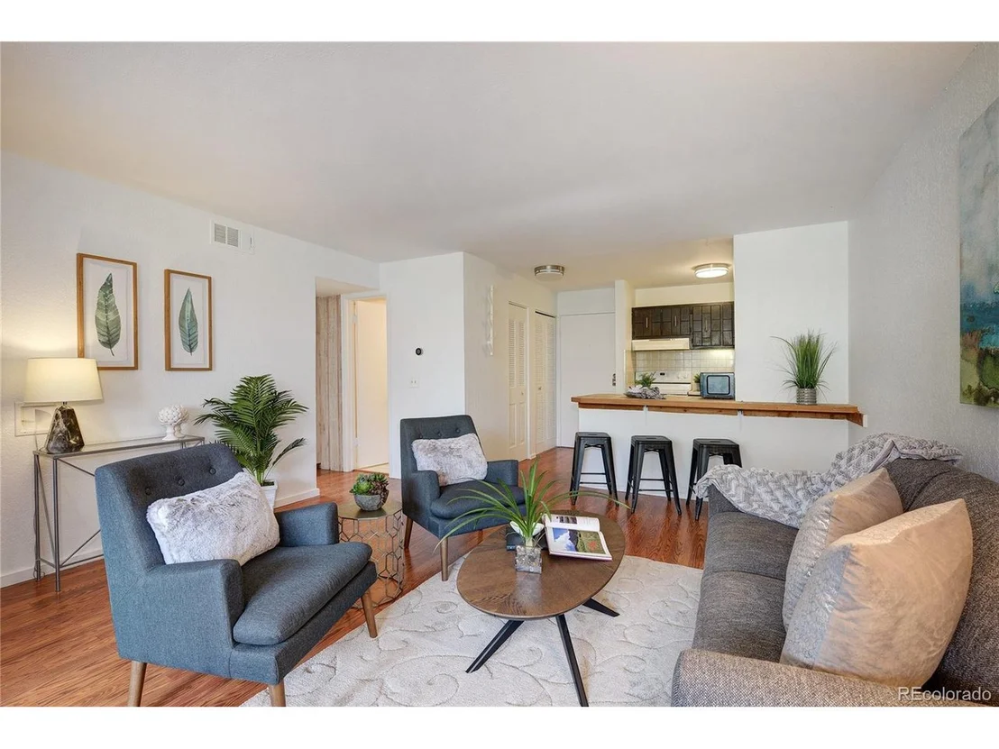 Photo of Unit J35 at 3250 Oneal Cir