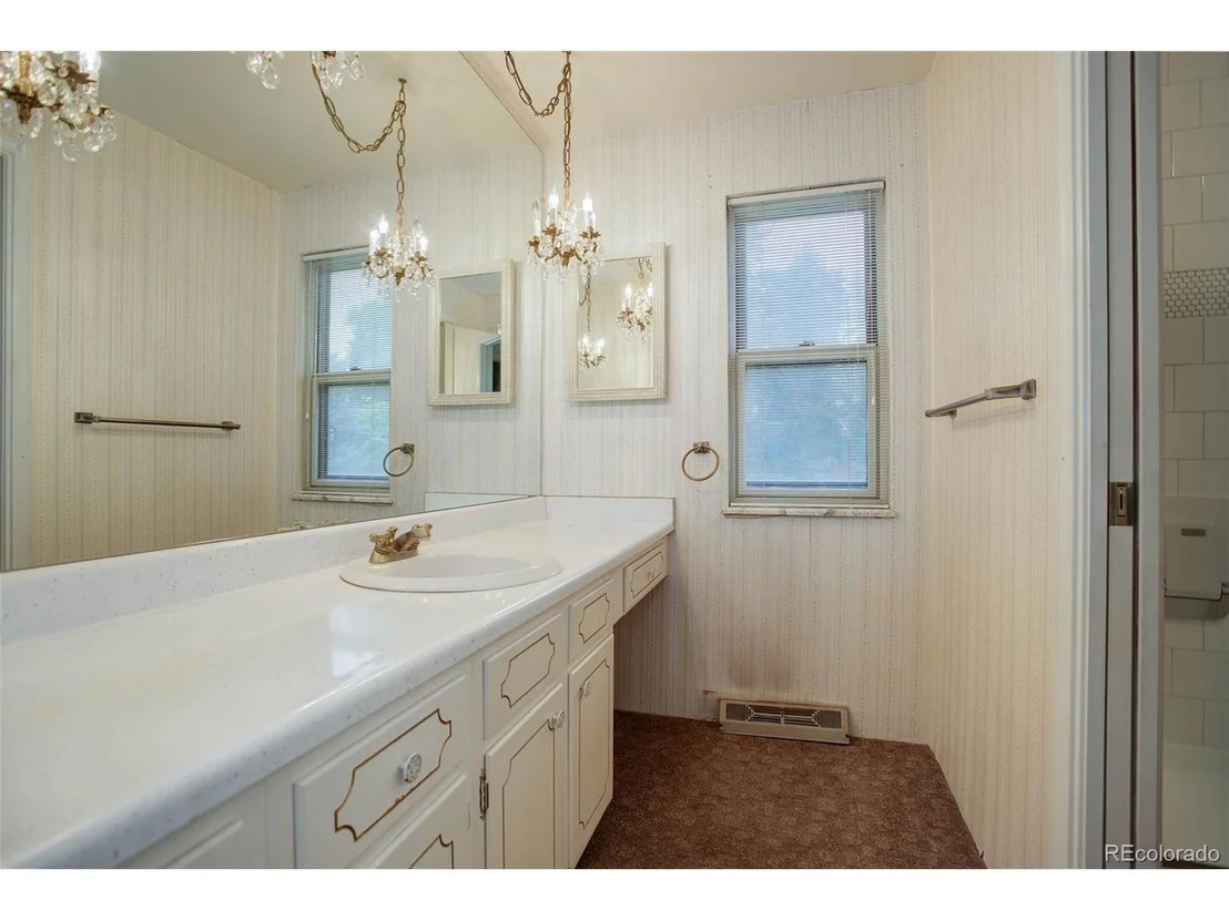 Photo of 42 Eagle Dr
