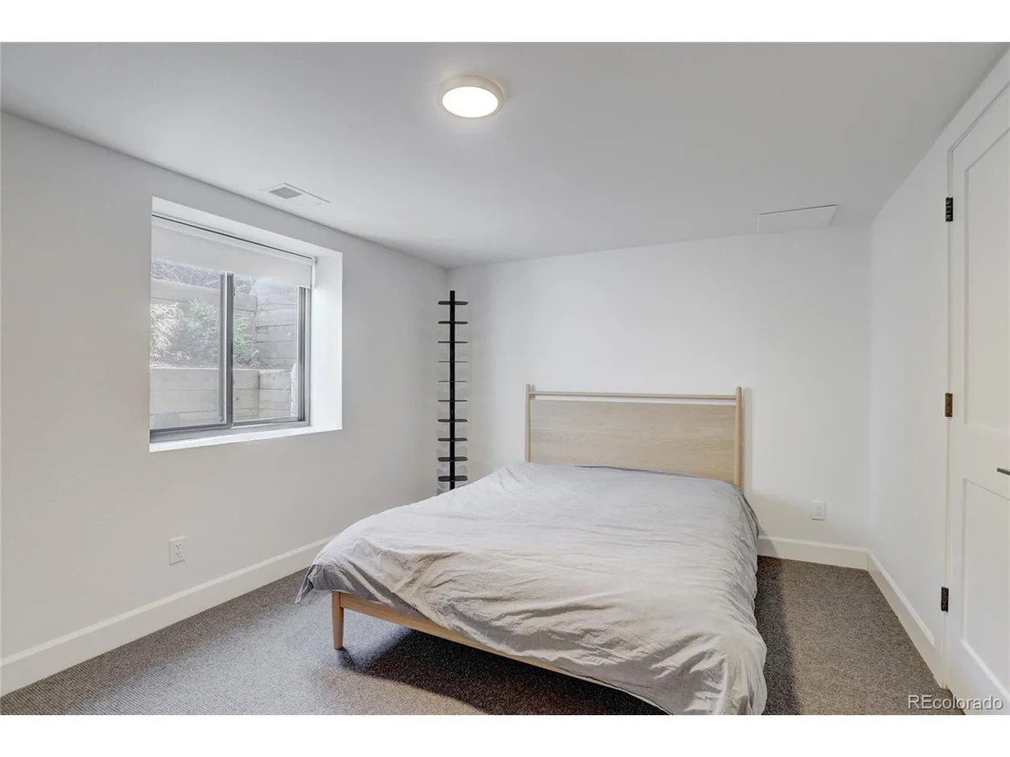 Photo of 956 Quince Ave