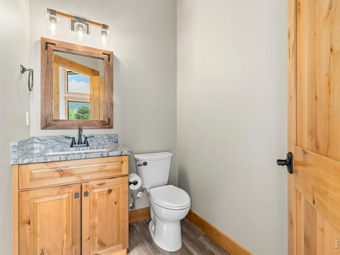 Photo of 659 Peak View Dr