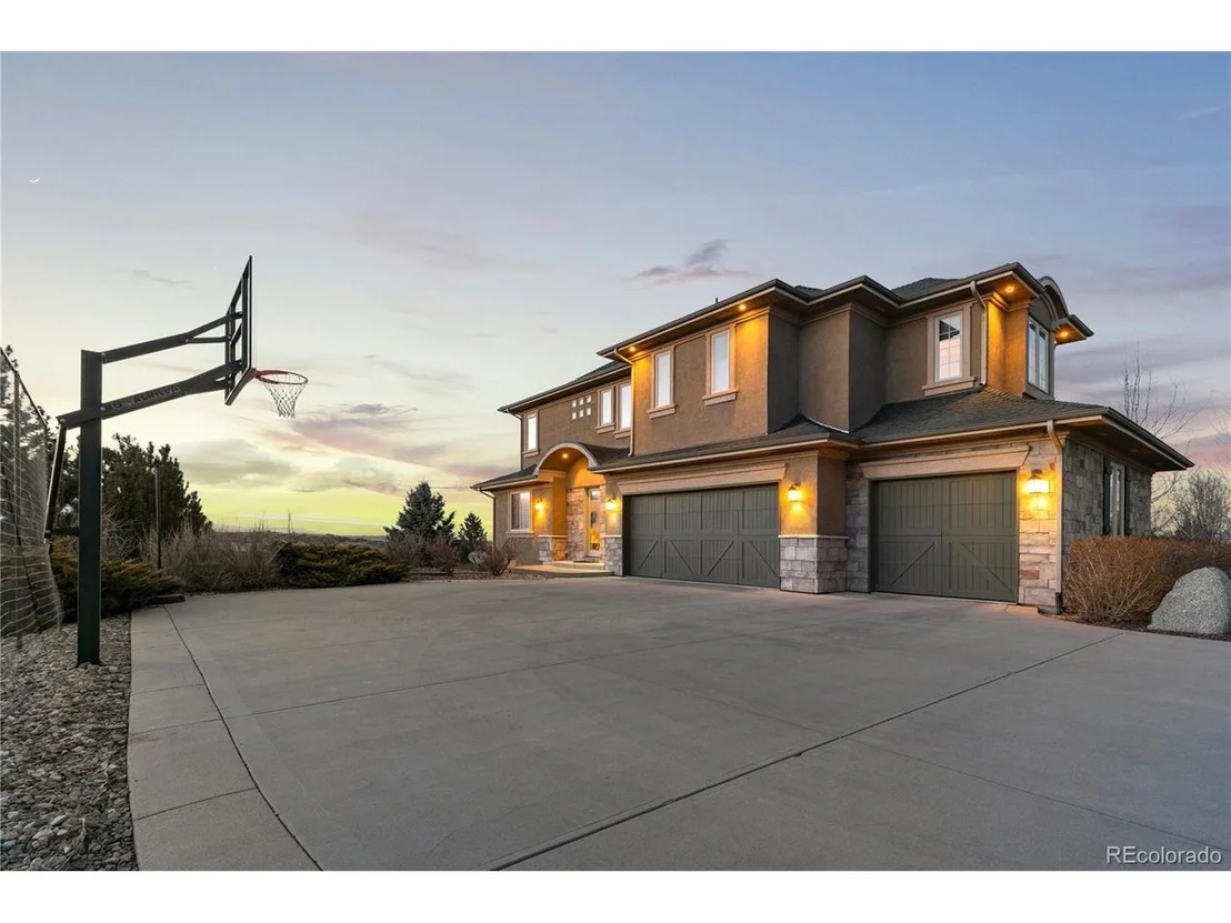 Photo of 8737 Ridgepoint Dr