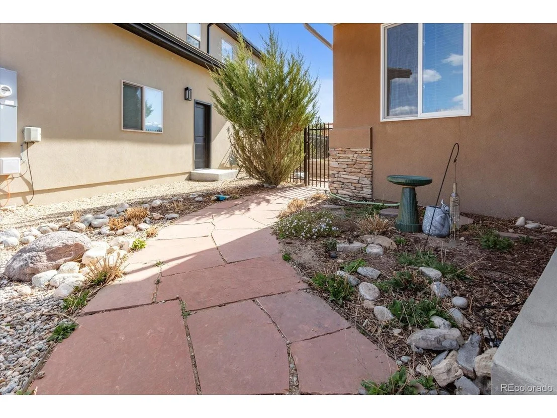 Photo of 210 Cottonwood Cir