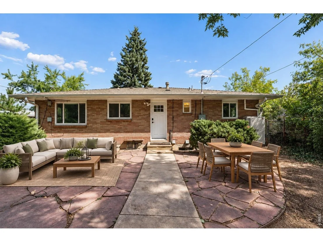 Photo of 441 Harvard Ln