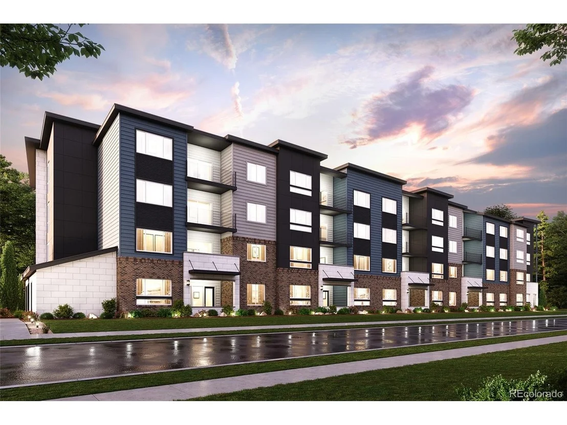 Photo of Unit 305 at 483 Interlocken Blvd