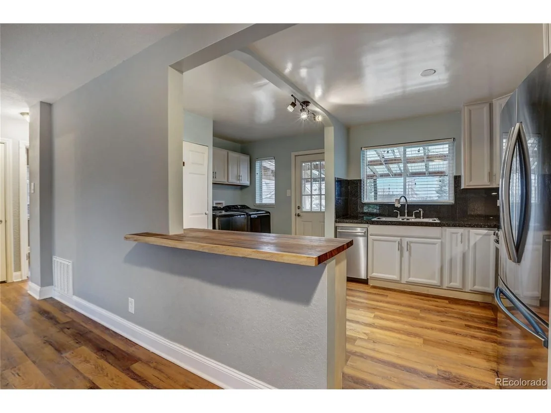 Photo of 2221 W Custer Pl