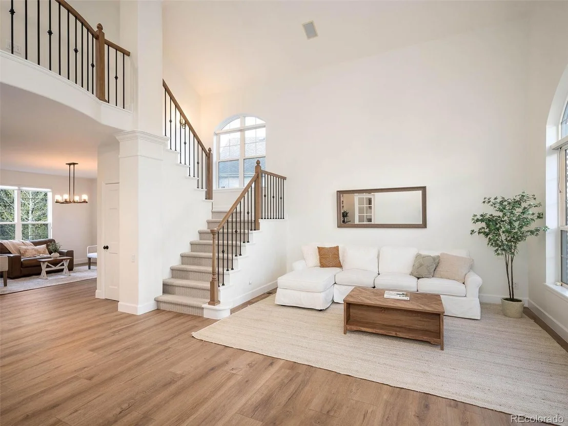 Photo of 369 Shoreham Cir