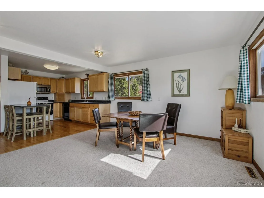 Photo of 22 Lodgepole Ln