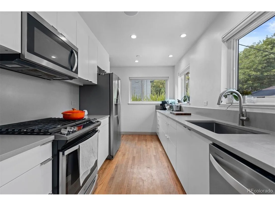 Photo of 1295 Forest St