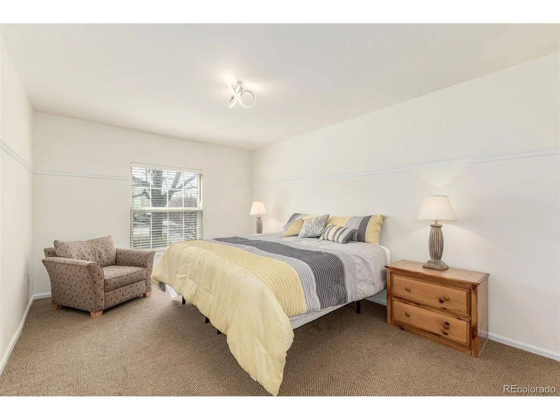 Photo of 8825 Fairview Oaks Pl