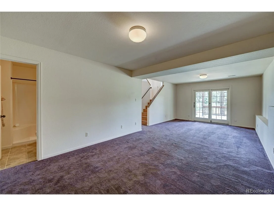 Photo of 924 Bluebird Dr