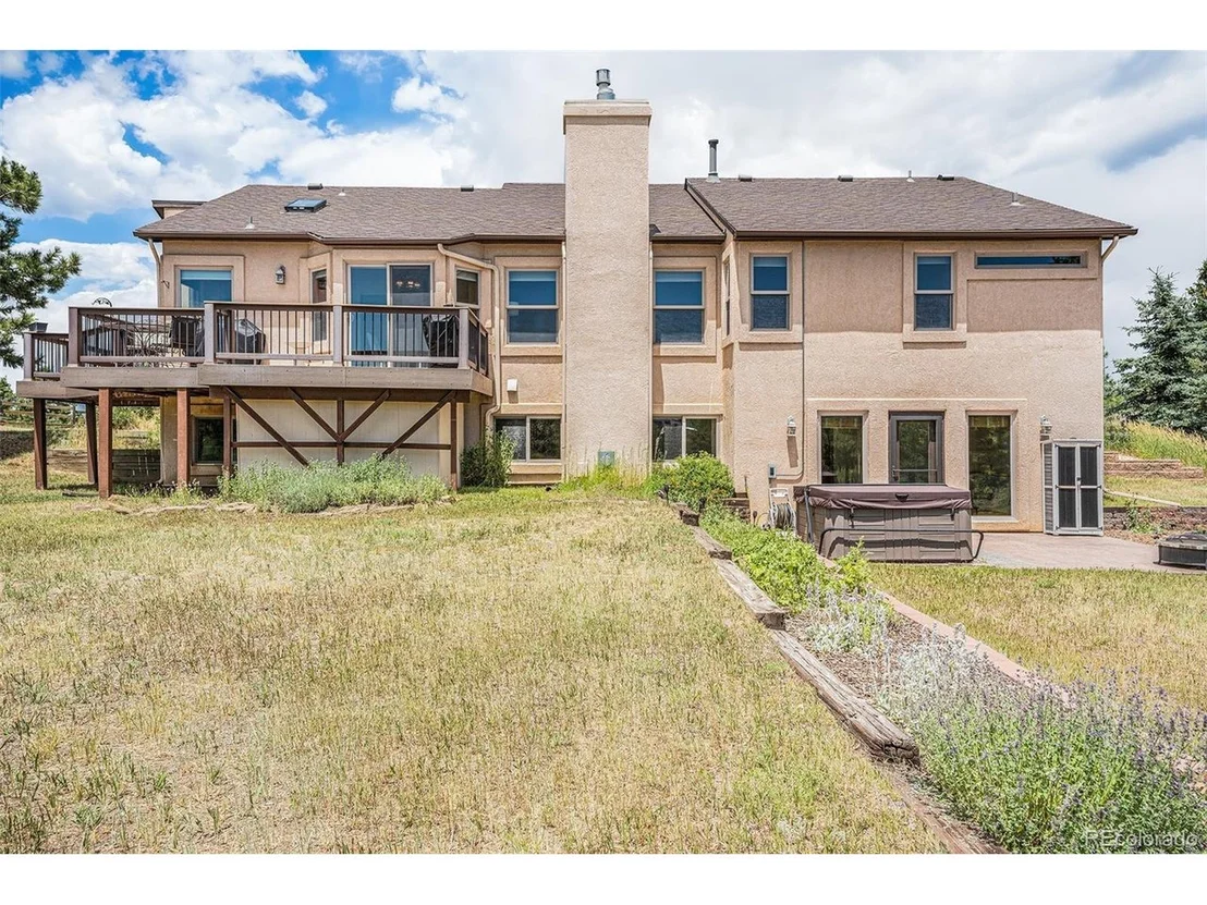 Photo of 2585 Mohawk Way