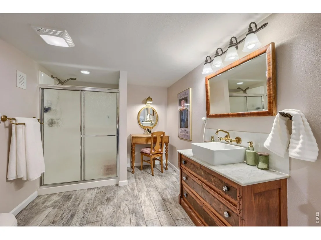 Photo of 202 8th Ave