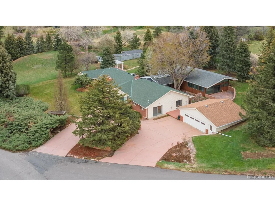Photo of 460 Paragon Dr