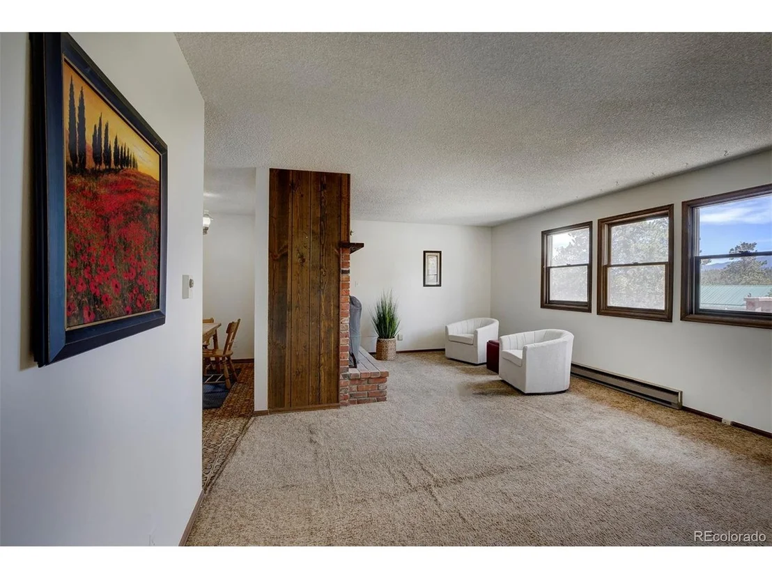 Photo of 1899 Roland Dr