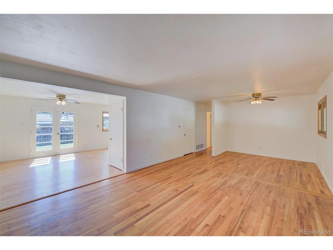 Photo of 6054 Iris Way
