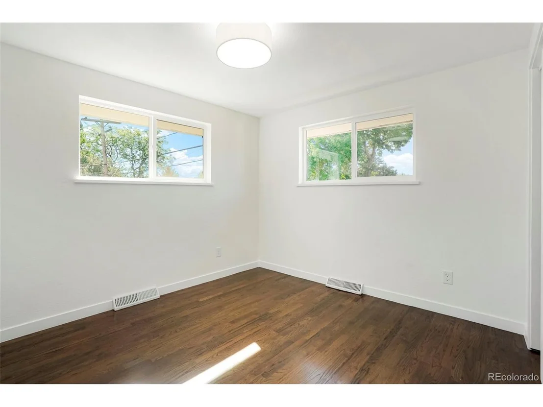 Photo of 710 Deframe St