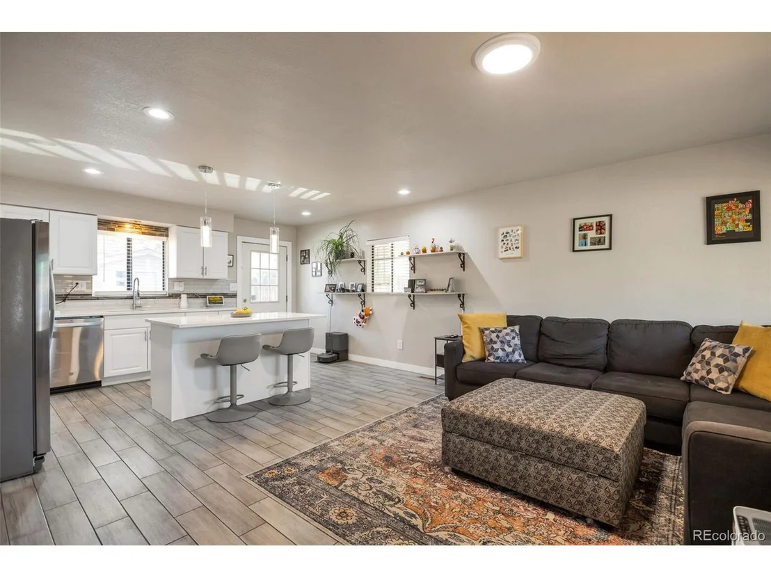 Photo of 3250 W Walsh Pl